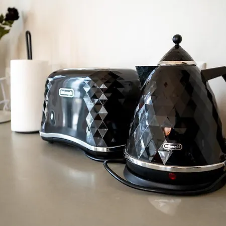 Seaview Getaway. Free Parking! Appartamento *