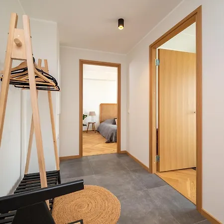 Seaview Getaway. Free Parking! شقة تالين