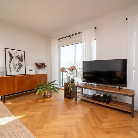 Seaview Getaway. Free Parking! Appartamento Reval