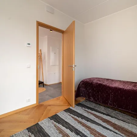 Seaview Getaway. Free Parking! Апартаменты