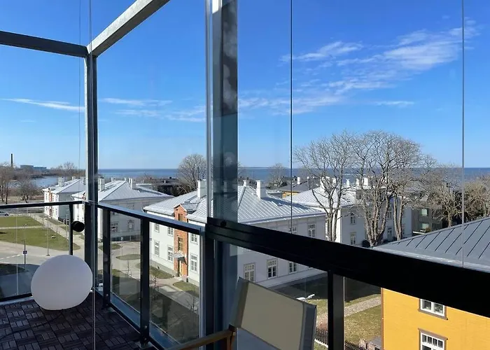 Seaview Getaway. Free Parking! Апартаменты *