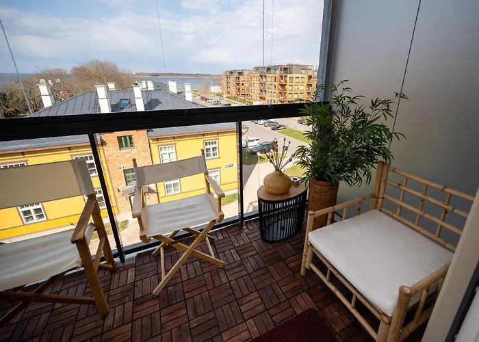 Seaview Getaway. Free Parking! Апартаменты