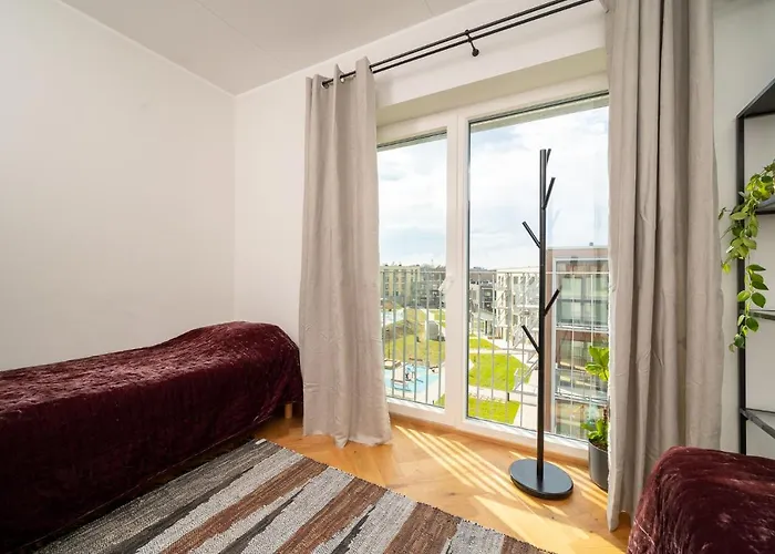 Seaview Getaway. Free Parking!