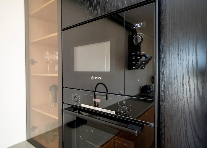 Seaview Getaway. Free Parking! * Reval