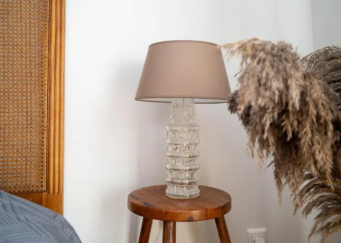 Seaview Getaway. Free Parking! *