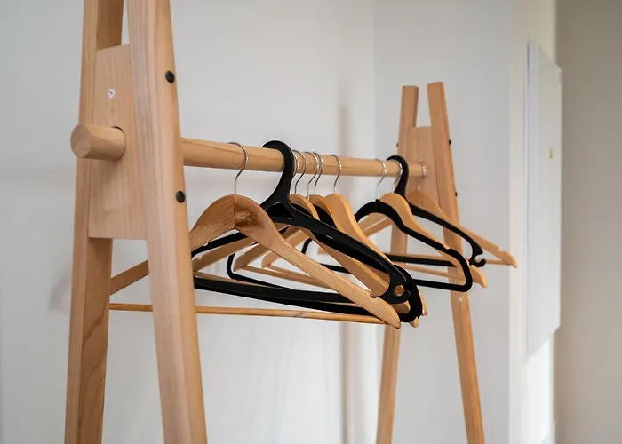 Seaview Getaway. Free Parking! *