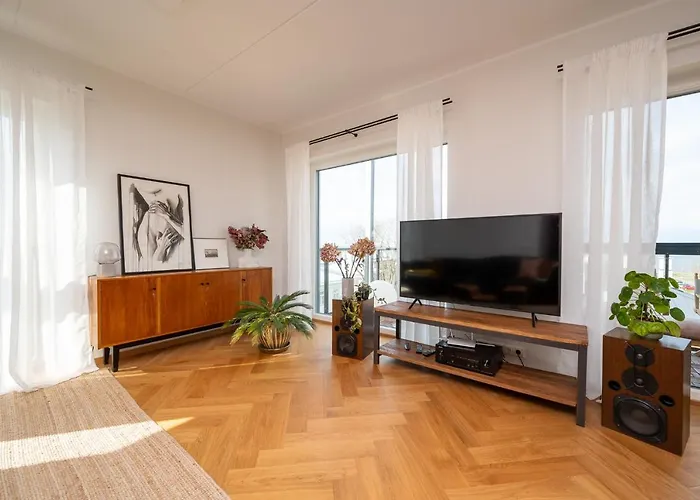 Seaview Getaway. Free Parking! Daire Tallinn